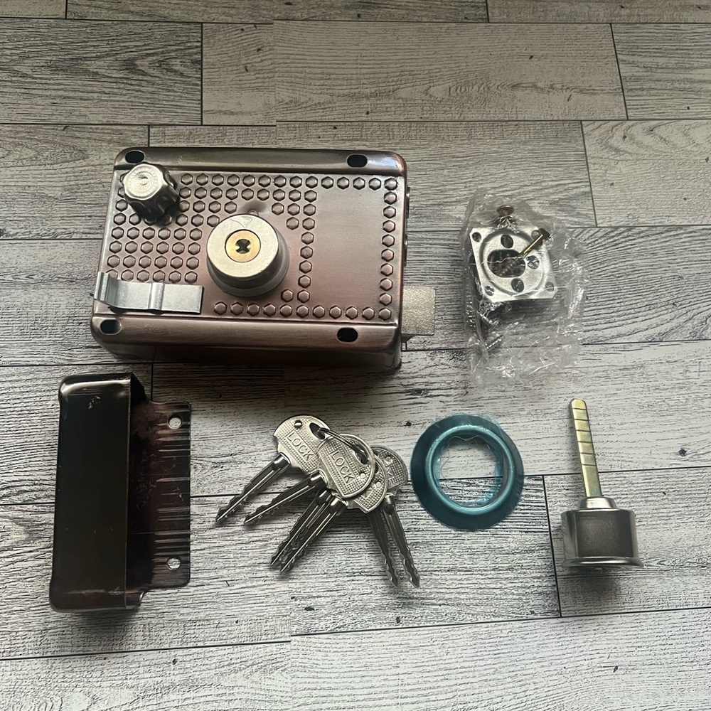 Surface-Mount Deadbolt Lock with Keys - Brown